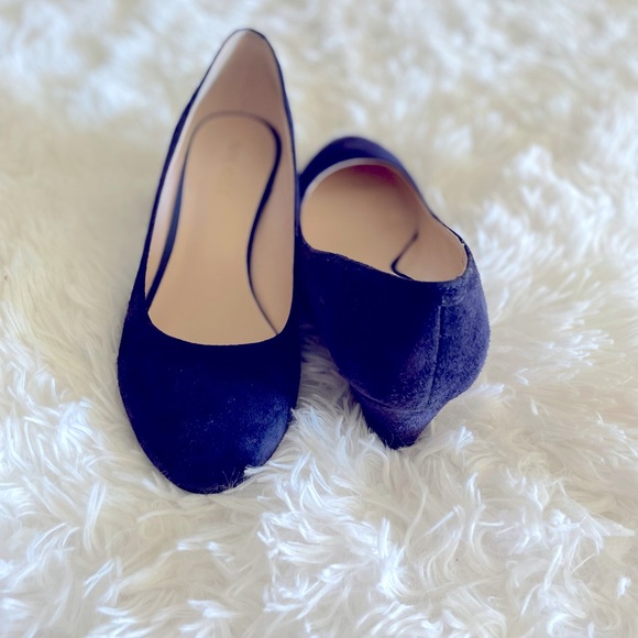 Navy Suede Nine West 2 inch Wedge Pump Size 6 - Picture 2 of 8